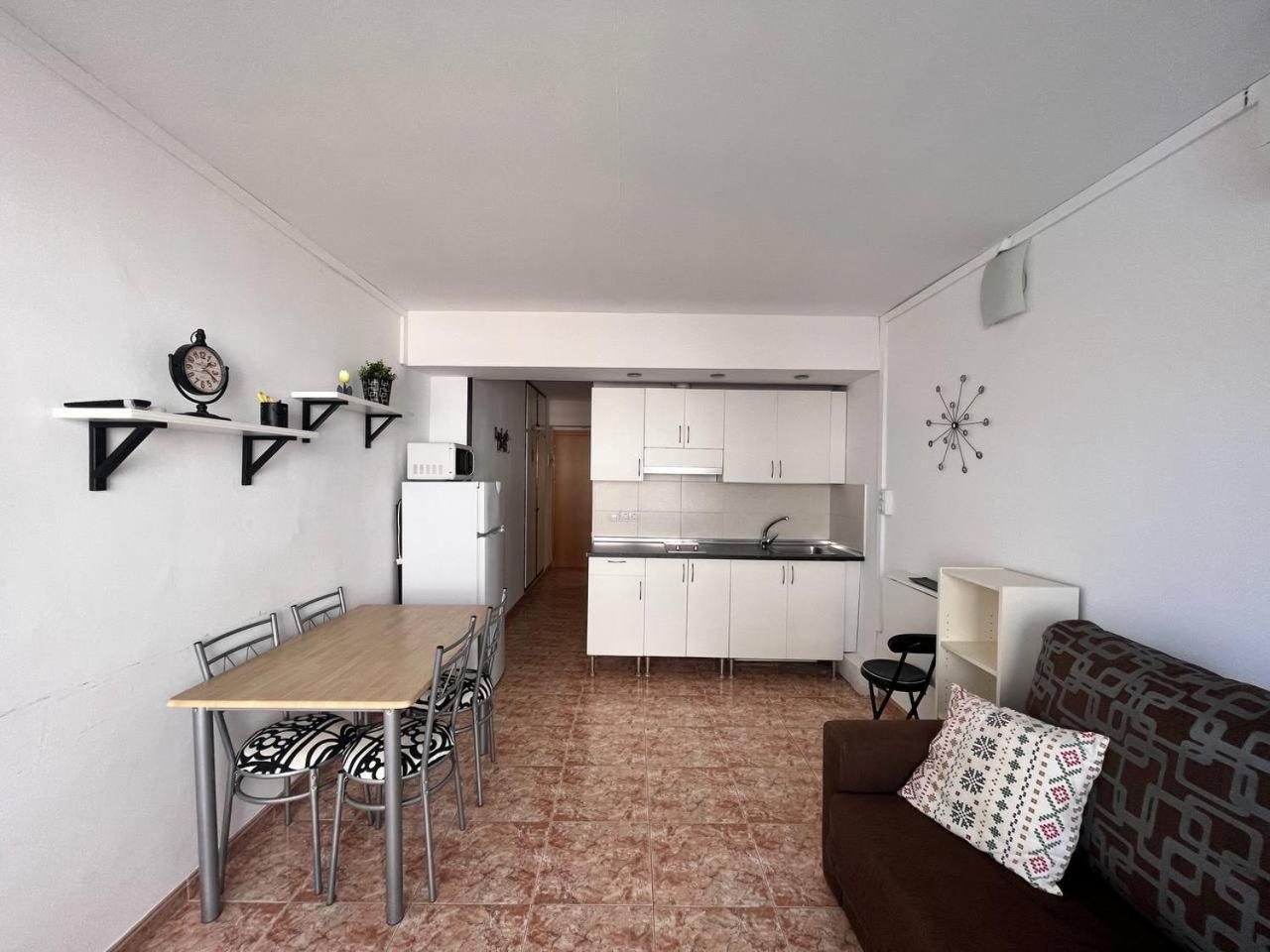 Estudio Con Tres Piscinas Comunitarias Y Pista De Tenis Roses Ngoại thất bức ảnh