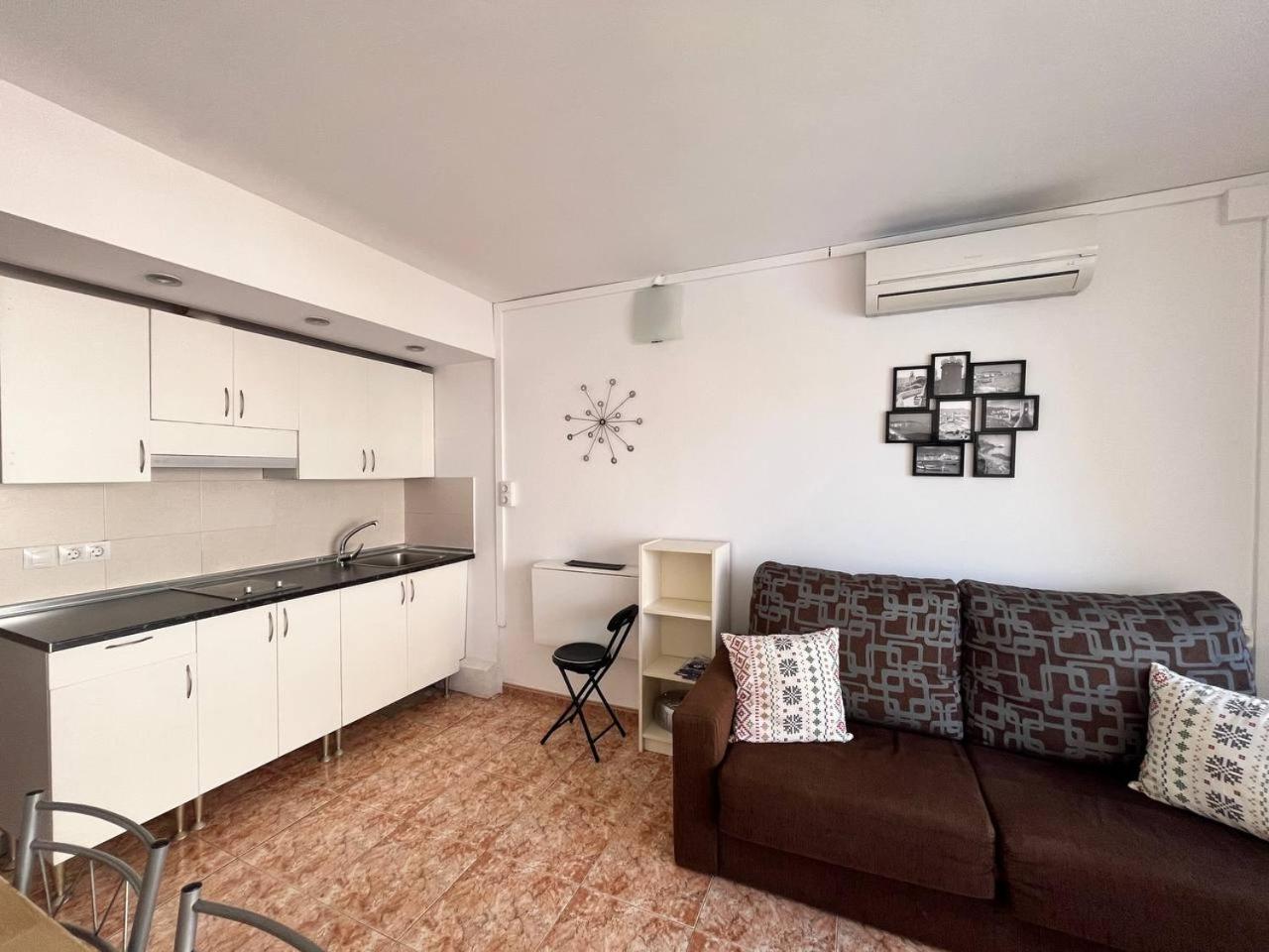 Estudio Con Tres Piscinas Comunitarias Y Pista De Tenis Roses Ngoại thất bức ảnh